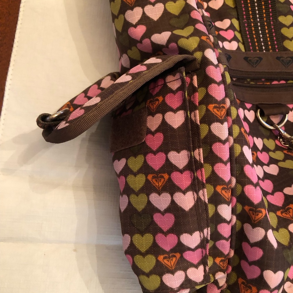 Roxy overnight weekend Heart Patterned Tote Bag - Pink and Brown - Picture 3 of 9